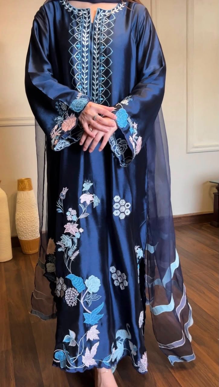 Zynara Nazakat Kaftan Set