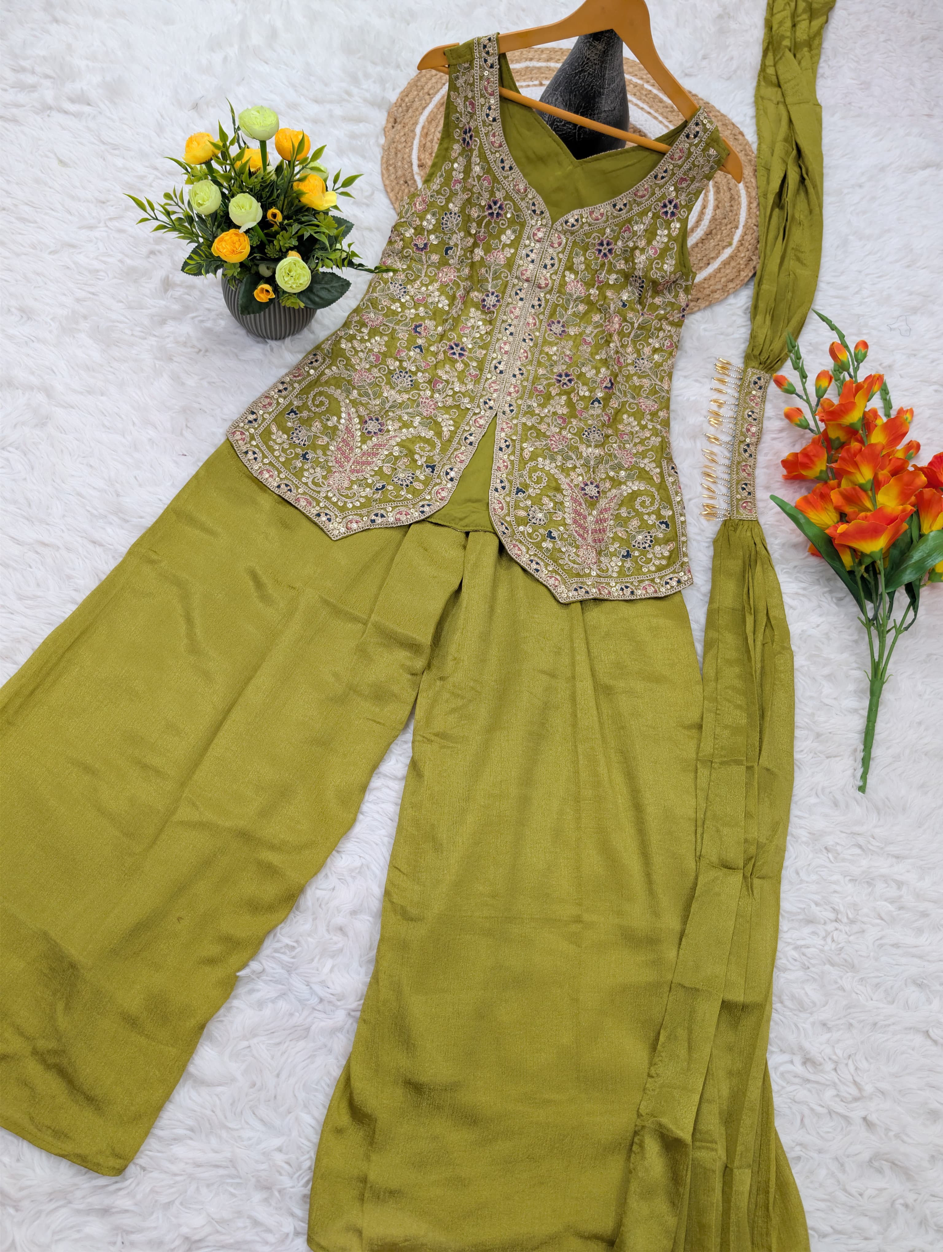 Zynara Aabroo Sharara Set