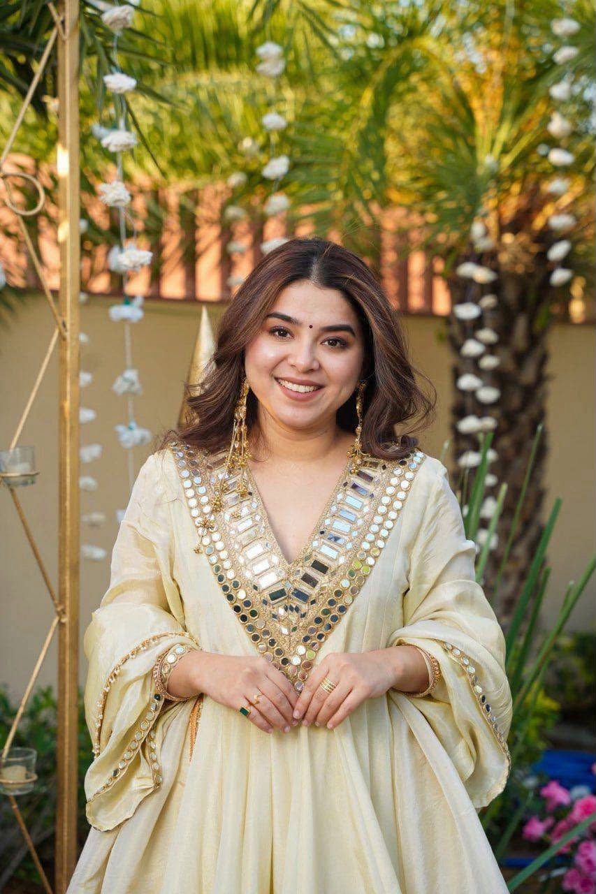 Chandrika Olive Ivory