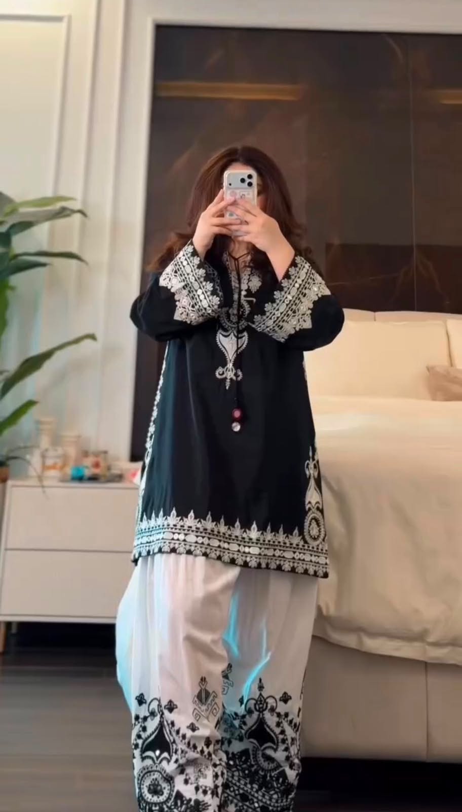 Elara Farshi Set