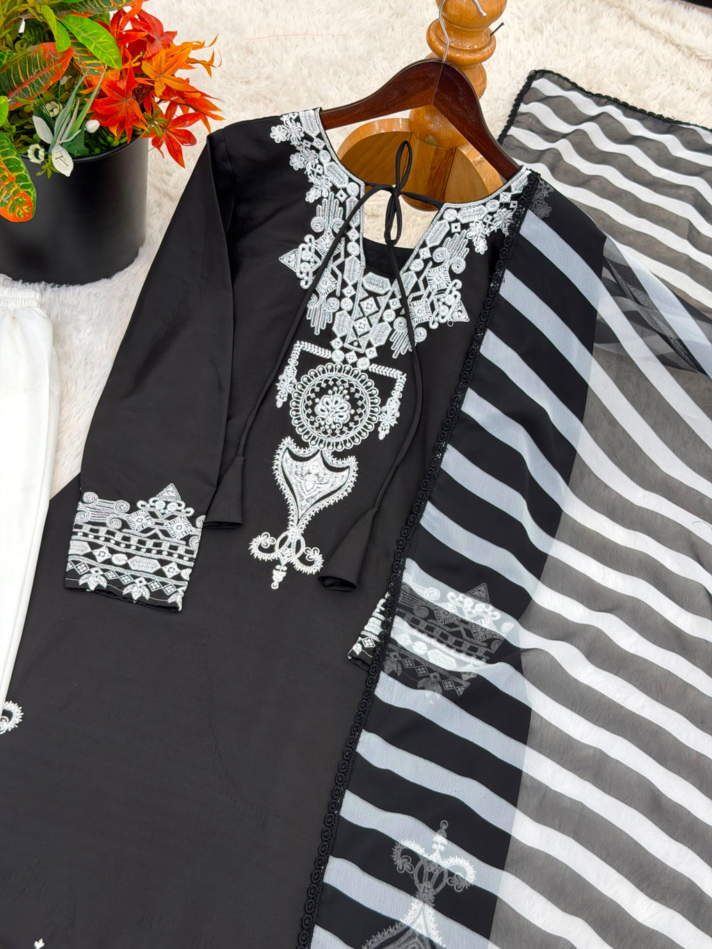 Elara Farshi Set